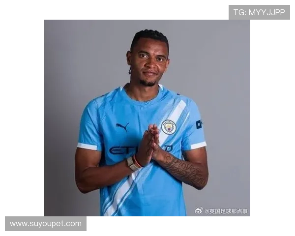 曼城定妆照集体搓手引热议：这是什么神秘仪式？